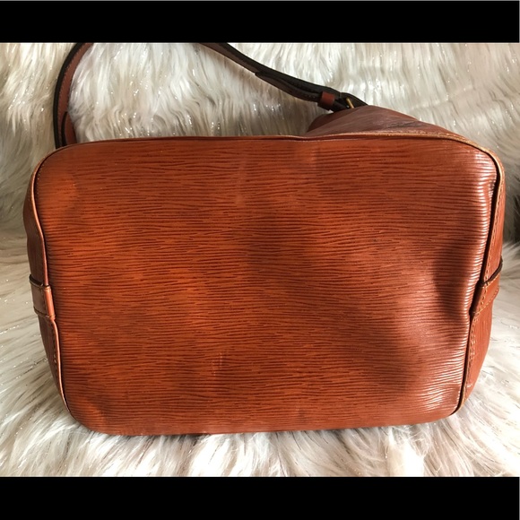 💯% Authentic Louis Vuitton Epi Petit Noé Bucket - Picture 4 of 9